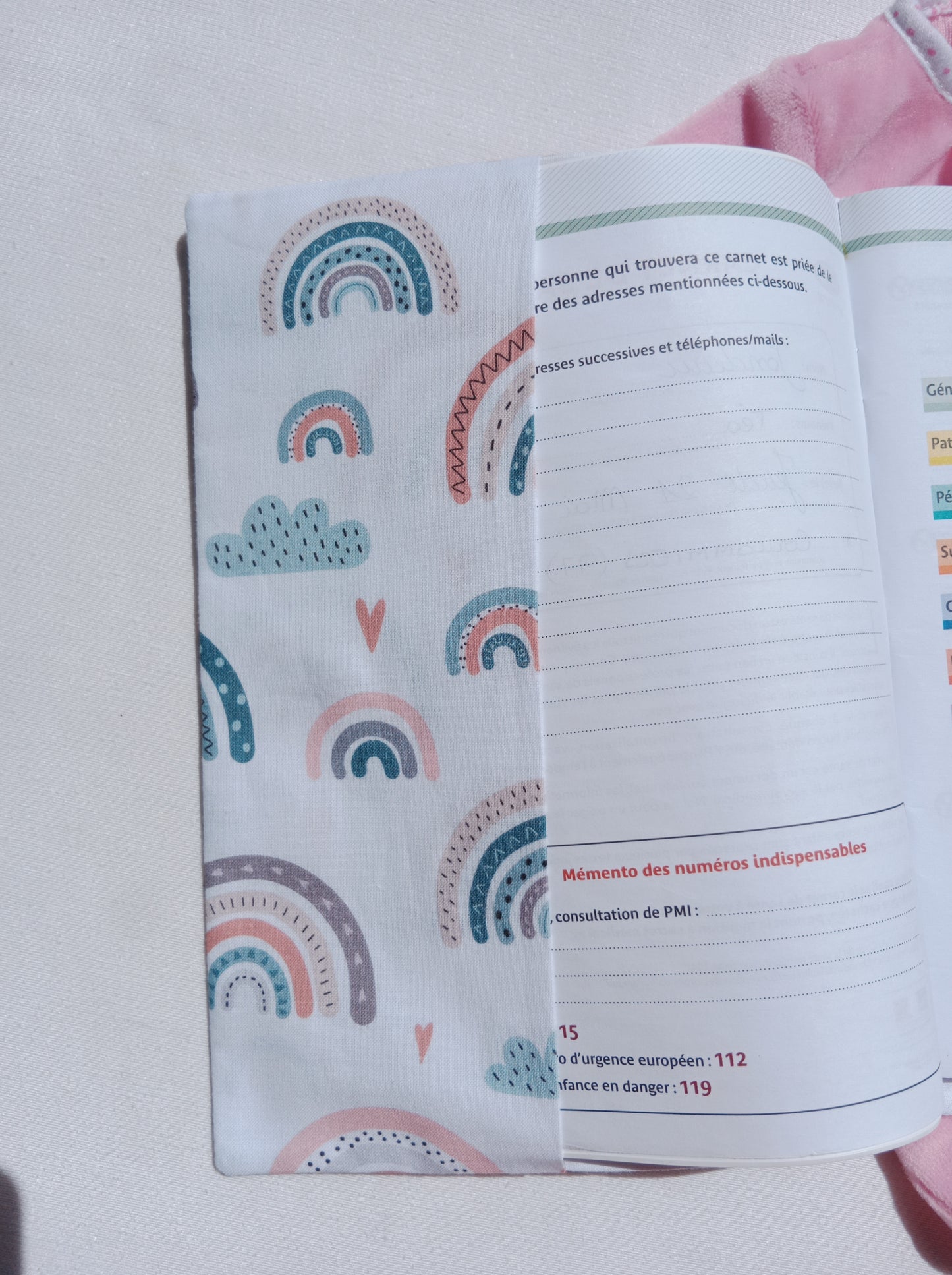 Protège carnet de santé Rainbow